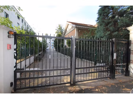 quartier bords de seine proche centre-ville  dans le cadre d