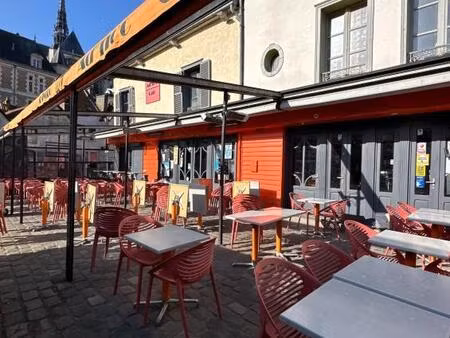 bien commercial à place du don à amiens (80)