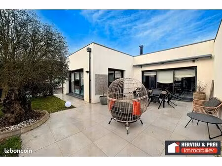 maison moderne avec piscine proche du golf de caen