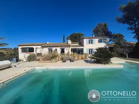villa roquebrune sur argens 6 pièces 185 90 m2 sur 1843 m2 de terrain avec piscine et gara