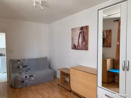 beau f1 entièrement meublé au centre ville de chateau thierry