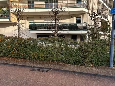 t4 avec grande terrasse dans une résidence de standing à