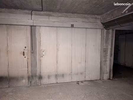 loue garage proche des halles de pau