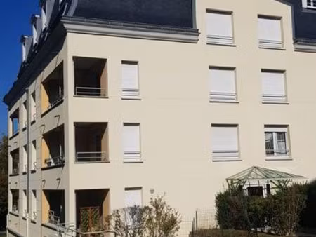 studio meublé de 25 02 m² avec place de parking extérieur. parc soubiran