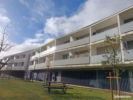 loue appartement studio avec balcon