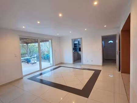 maison de gardien 90 m² – zone artisanale de croix fort