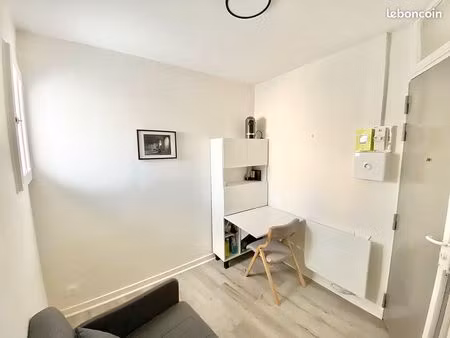 champs elysées - bureau / stockage -6m2