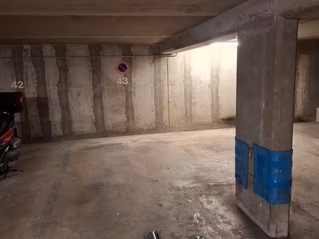 place de parking couverte centre ville