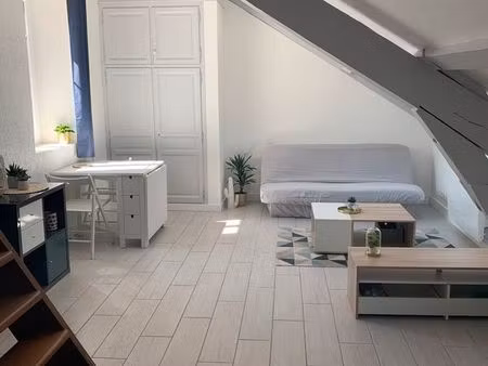 charmant studio meublé à louer