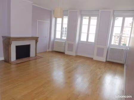 maison t4 gray 105 m²