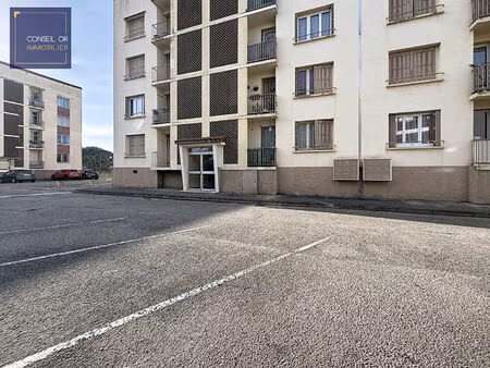 t3 - 60 m2 - balcon - parking et cave
