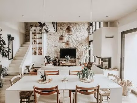 longère rénovée avec dépendances  jardin  piscine et espaces de stockage