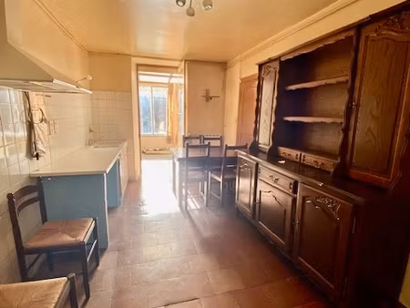 maison de village avec terrasse  jardinet  garage à 8 km de