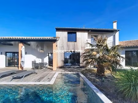 *** magnifique villa avec vue sur toulouse et les pyrenees ***