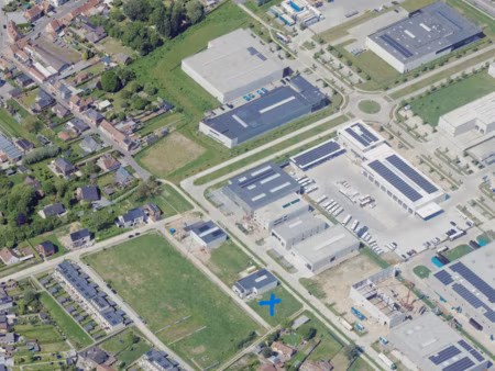 vlot bereikbaar en bouwklaar perceel voor woning met atelier