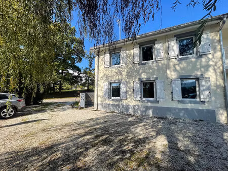 evette-salbert  vous serez séduit par cet appartement triplex  avec terrasse