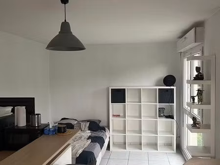 location studio meublé ecully - chemin louis chirpaz