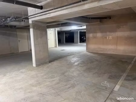 place de parking à louer