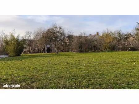 terrain à bâtir 1 570 m² – rare – dernier lot