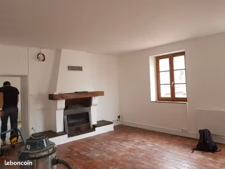 loue appartement t4 refait à neuf