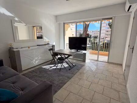 location à l’année studio meublée - marco polo