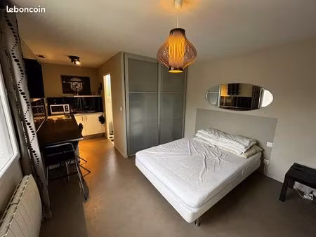 location studio meublé à célony