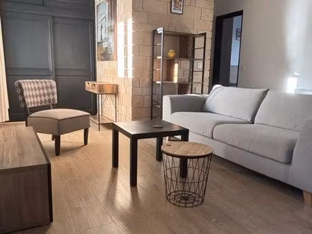 t2 meublé à 4 min du rer c