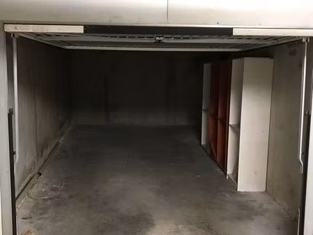 garage stationnement ou stockage