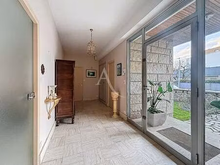 vente maison viager à laval centre-ville préfecture (53000) : à vendre viager / 166m² lava