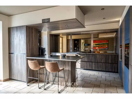 maison familiale du xixe siècle avec piscine et dépendances