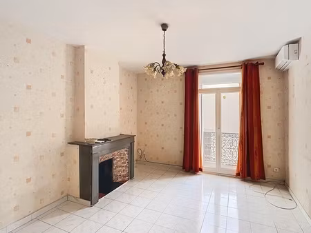 *** appartement t3 * terrasse * grenier * cellier ***