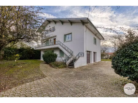 maison attignat 8 pièce(s) 202 m2