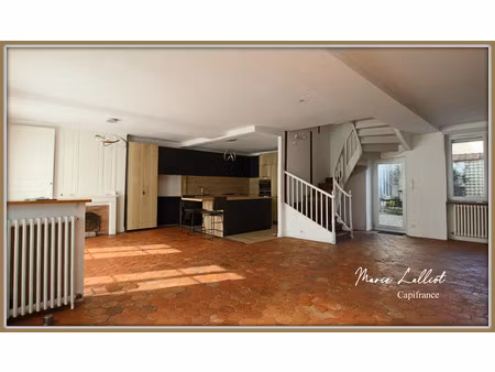 dpt loiret (45)  à vendre coeur de ville puiseaux  191m²  5 chambres  cour  pierres  poutr