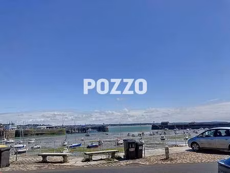 location bureaux et commerces à granville (50400) : à louer / 53m² granville