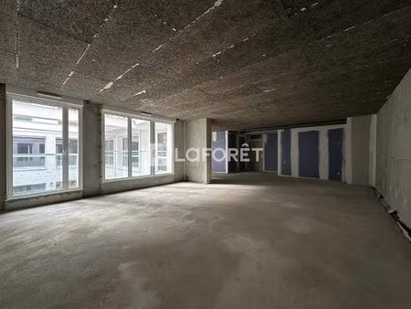 local d'activité issy les moulineaux 200.9 m2