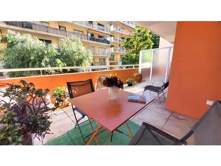 antibes centre ville 2 pièces - très bon état