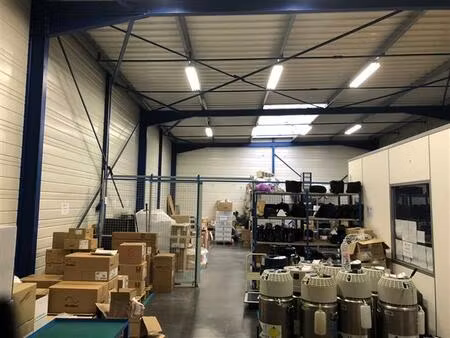 location entrepôt / local d'activités artigues pres bordeaux 500 m²