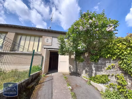 appartement à louer 2 pièces 28.74 m² - laval (53) - 460€