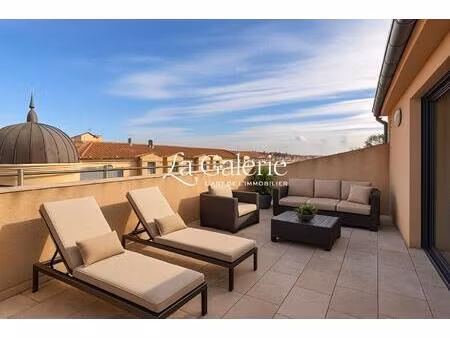 t3 plein coeur de ville avec tropézienne