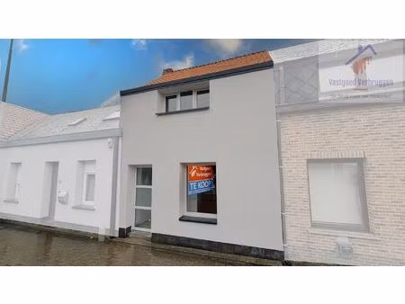 rijwoning met 2 slaapkamers met eigen badkamer - totaalrenovatie