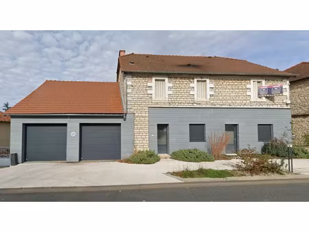 vente maison 8 pièces 193 m² à cressensac (46600)  202 350 €