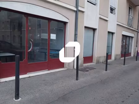 location bureau nimes 30000