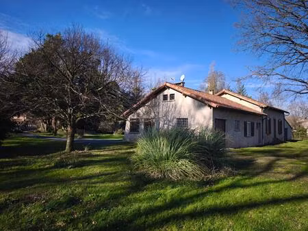 maison style longere labruguiere