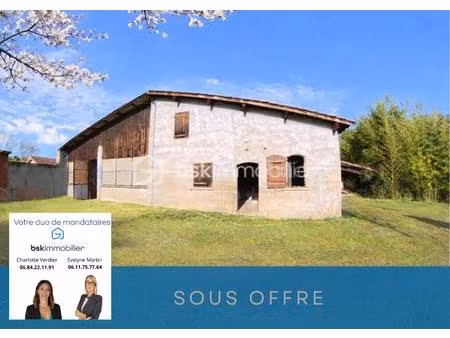 terrain de 1 098 m² à grenade