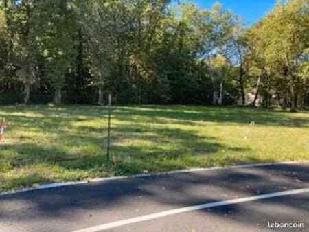 terrain 666 m² arvert