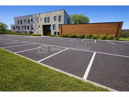 local commercial de 1 383 22 m² à colmar