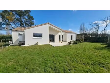 vente maison 5 pièces 122 m2 à bois-de-céné