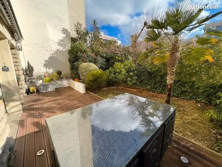 3 pièces en location meublée en plein coeur de bécon-les-bruyères avec terrasse et jardin 