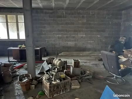 deux plateaux superposés