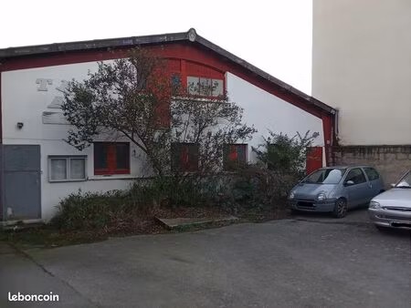 salle de sport 300m2 sur terrain de 550m2